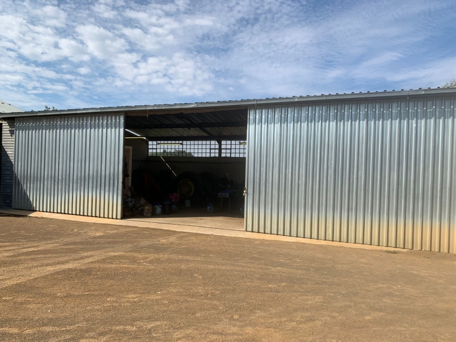 To Let commercial Property for Rent in Bainsvlei Free State